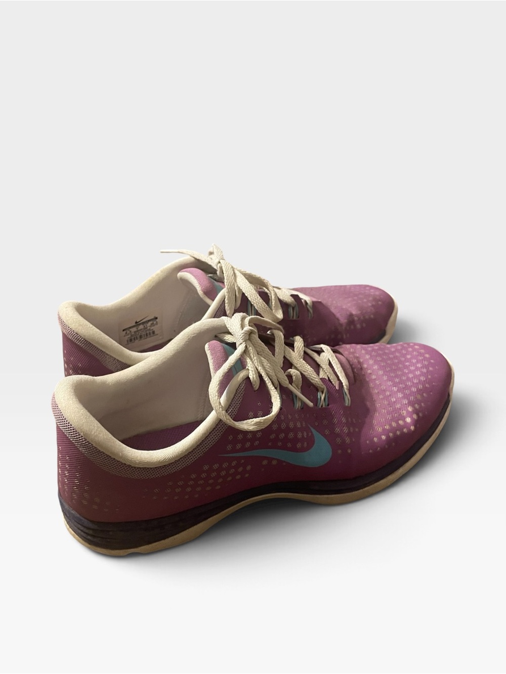 G9- Nike Women’s Pink Training Sneakers